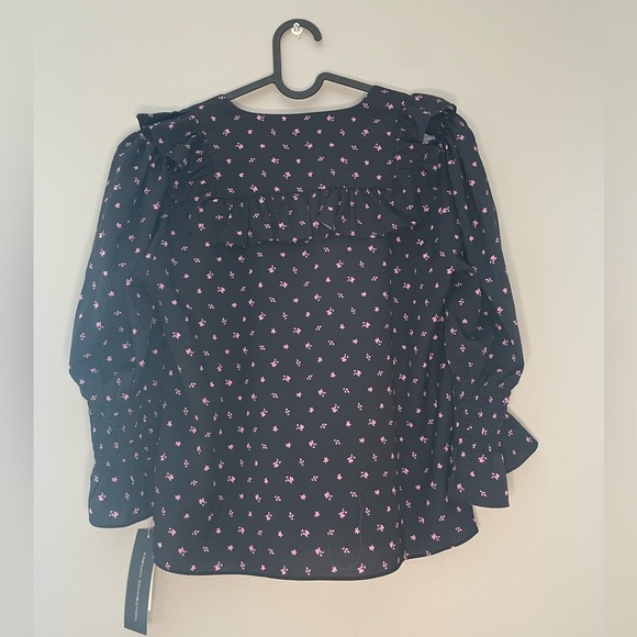 New French Connection 3/4 length sleeves size XS black with pink flowers - Picture 8 of 8